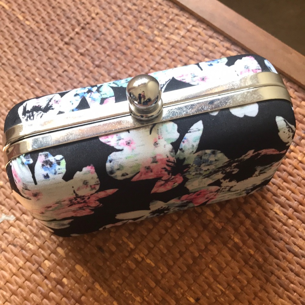 White House-Black Market Crossbody - Picture 3 of 5